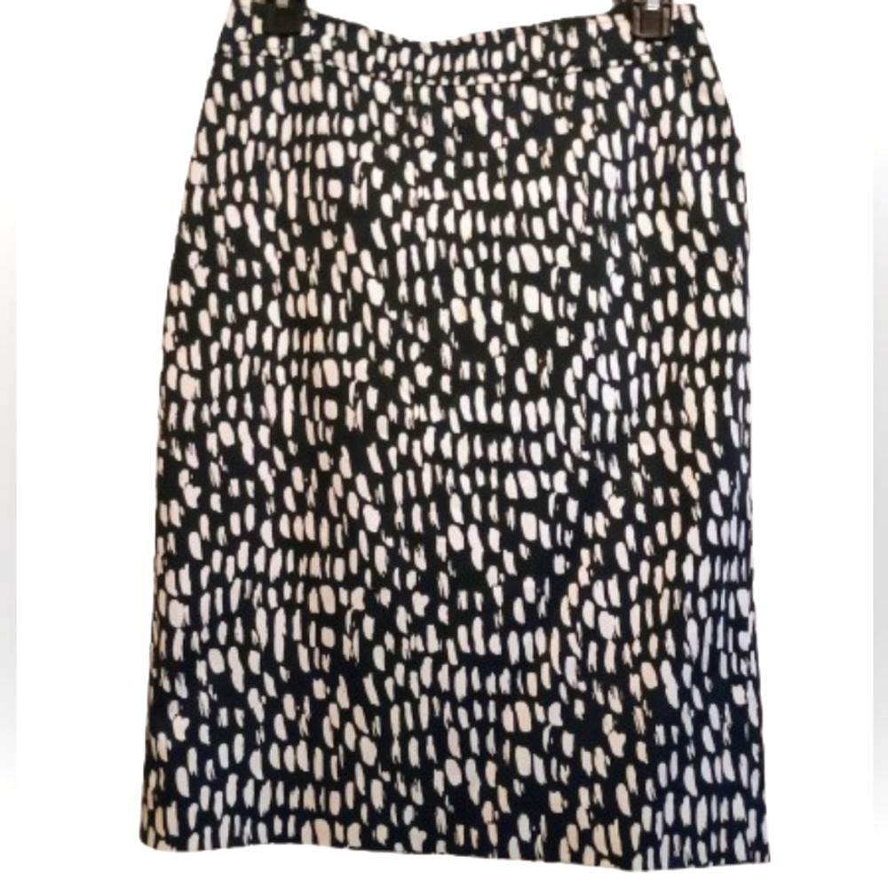 Ann Taylor Lightweight Lined Black White Pencil Skirt Back Zipper Women's Size 2 - Picture 1 of 9